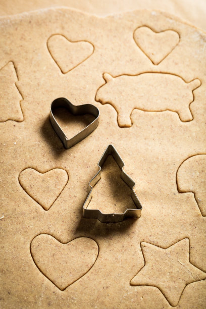 在烤圣诞姜饼之前切一下图片下载