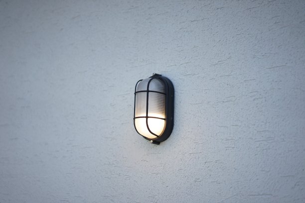 墙上的旧灯图片下载