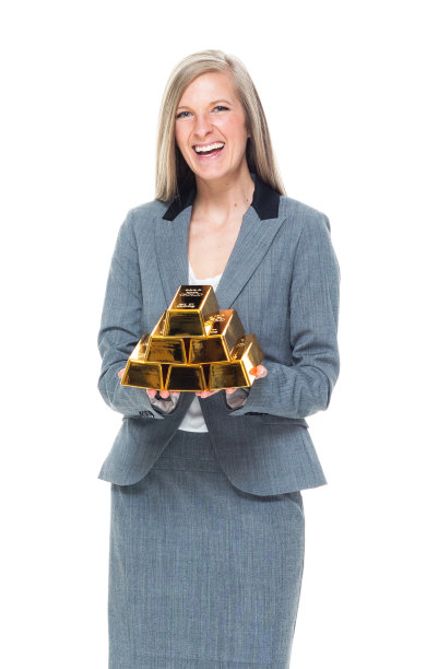 拿着金条的女商人图片下载