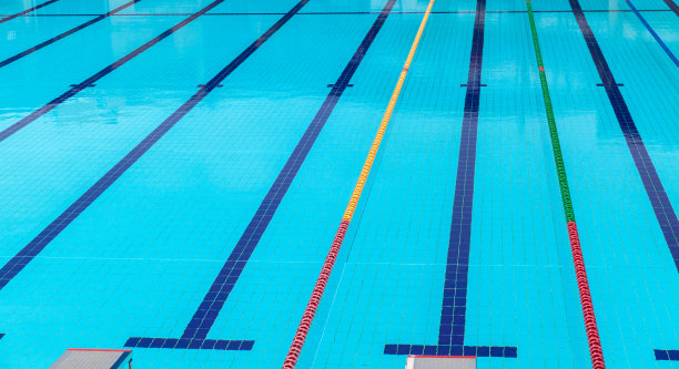 空的蓝色游泳池，背景照片图片下载