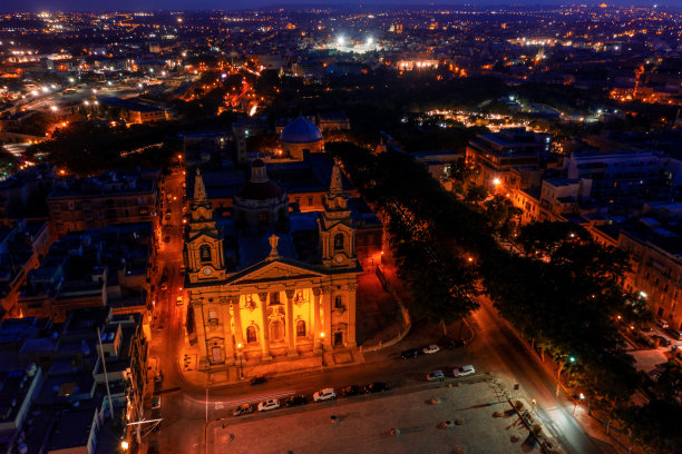 弗洛里亚纳教堂，佛索斯，夜晚，无人机航拍照片-马耳他图片下载