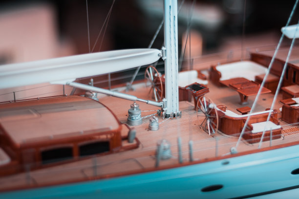 豪华，最好的帆船的比例模型。桅杆，帆，绳索，甲板，表面和所有的索具元素的细节。图片下载
