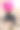 意大利:一位女士坐在石阶上，拿着粉红色的笔记本电脑图片下载