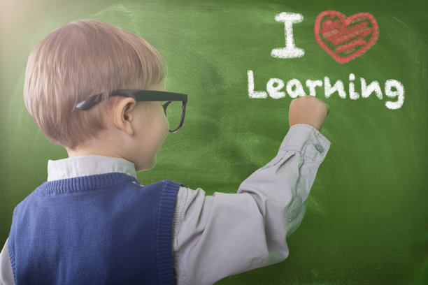 回到学校图片下载