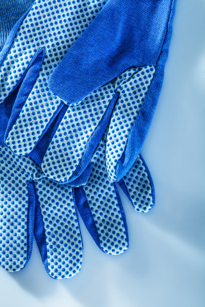 白色背景的安全手套图片下载