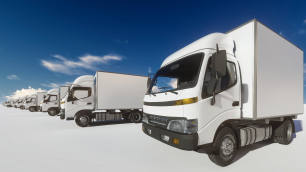 蓝天下的一排货车图片下载