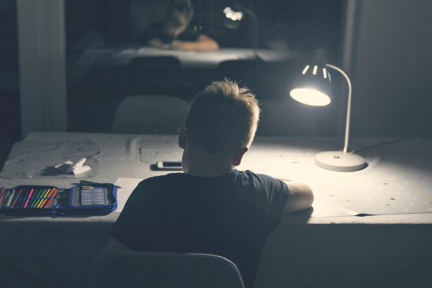 夜间作业图片下载