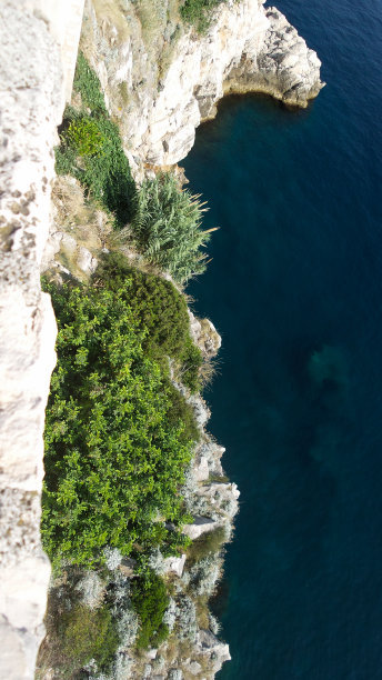 克罗地亚的海崖图片下载