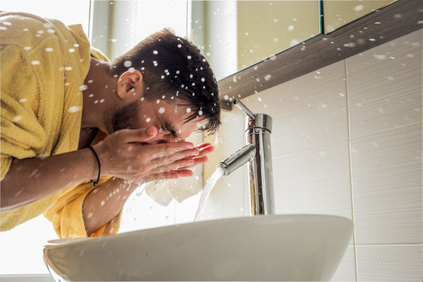 现代人的晨间卫生图片下载