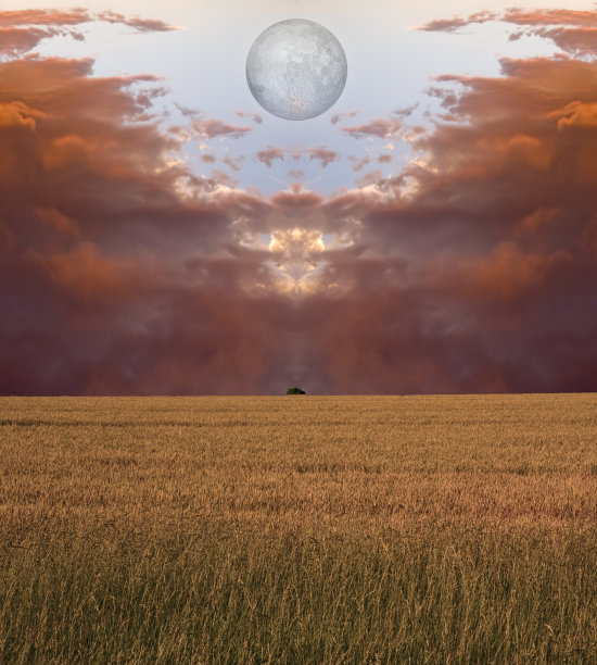 红色的云的月亮图片下载