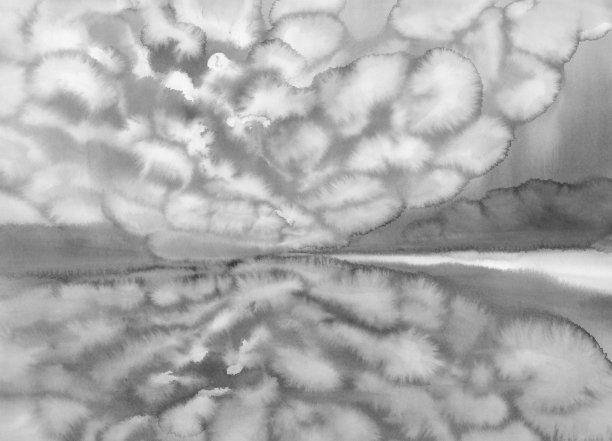 灰色的风景与云彩下的湖和倒影水彩。图片下载