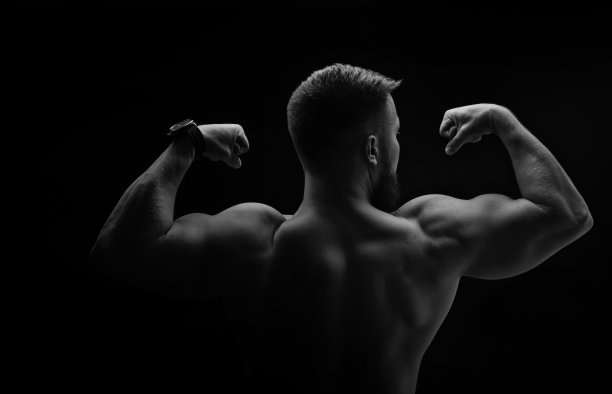 健美运动员黑白肖像图片下载