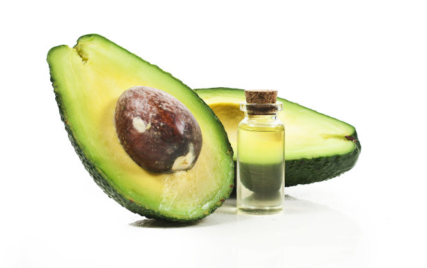 鳄梨油和新鲜鳄梨图片下载
