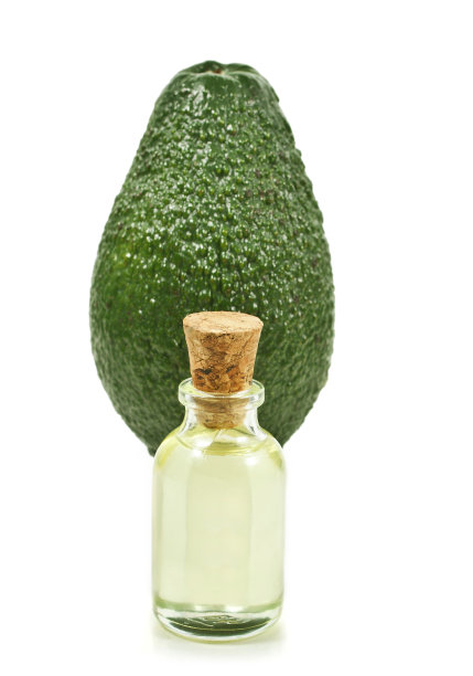 牛油果油和新鲜的牛油果图片下载