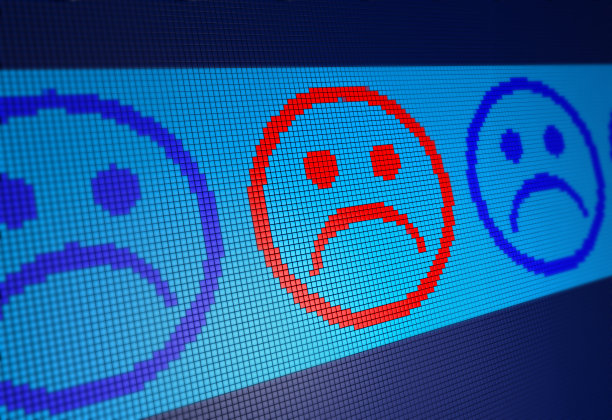 悲伤的笑脸图片下载