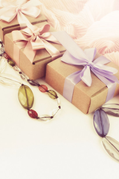 为女性时尚采购设置配件。图片下载