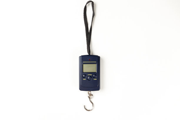 电子杆秤孤立在白色背景上。拷贝空间的俯视图。平把概念图片下载