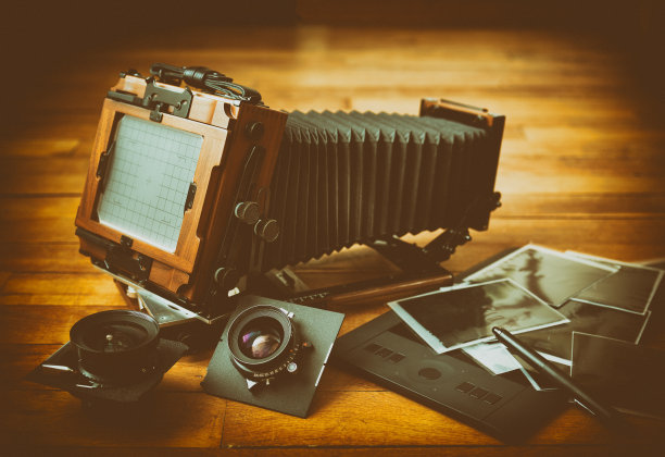 大画幅相机，镜头，胶卷和平板电脑图片下载