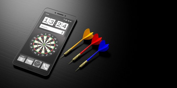 商业策略。目标在智能手机屏幕和箭头上的黑色背景，横幅，拷贝空间。三维演示图片下载