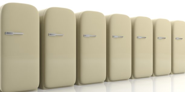 白色背景的老式冰箱。三维演示图片下载