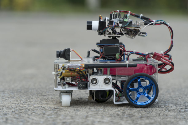 为机器人建模，作为创造就业机会的模型。图片下载