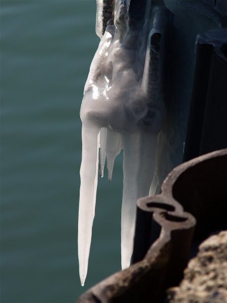 冰冷的自然现象图片下载