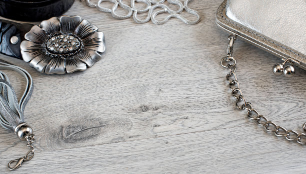 年轻女性配件图片下载