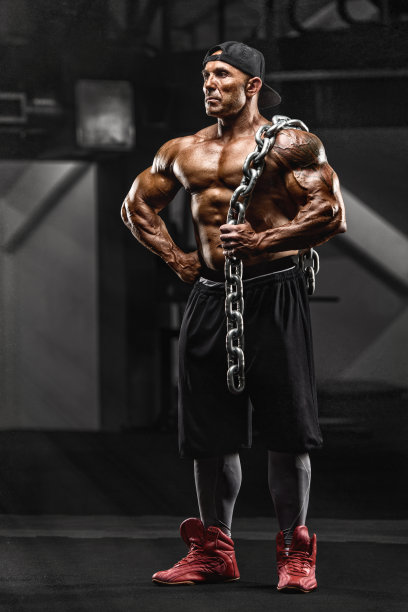 健身房里的健身者图片下载