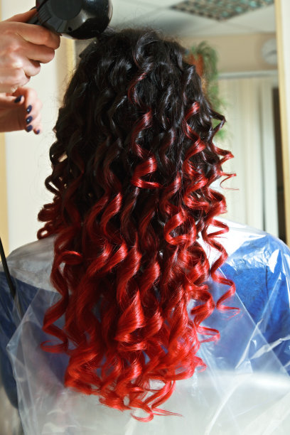 卷曲的头发图片下载