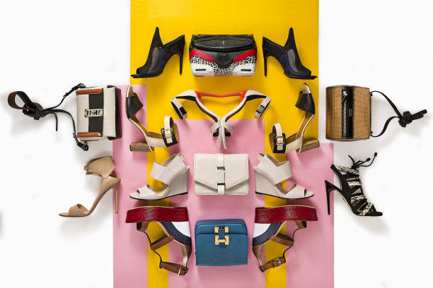 时尚的高跟鞋与包图片下载