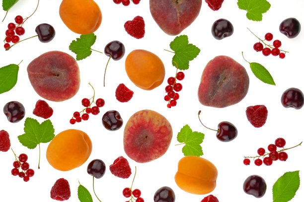 水果和浆果背景。桃，杏，甜樱桃，红加仑子孤立在白色的背景。图片下载
