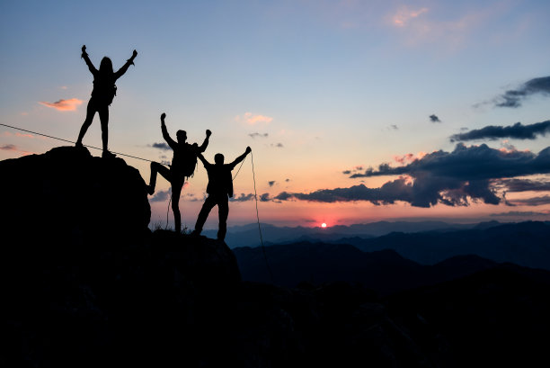 一起成功的人，坚强，有社交能力，有决心图片下载