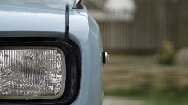 前面大灯的车。图片下载