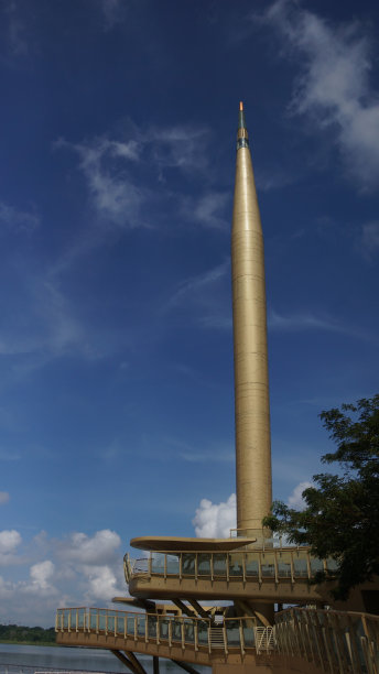 布特拉贾亚的千年纪念碑图片下载