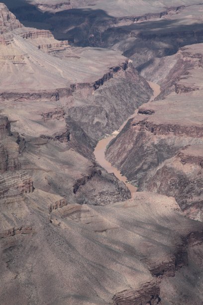 纪念碑溪远景的大峡谷图片下载