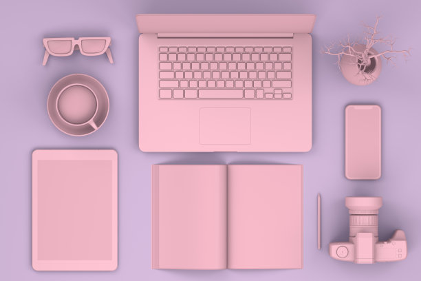 俯视图的办公桌面与智能手机，数字平板电脑，杂志和笔记本电脑，技术概念。图片下载