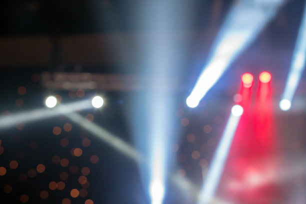 抽象模糊照片聚光灯在会议大厅，研讨会和派对的环境概念图片下载