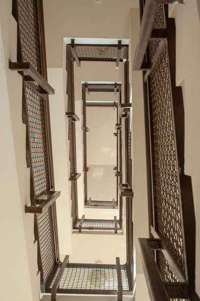 楼梯从下面图片下载