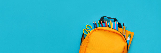 Banner 3:1 for Web。回到学校的概念。书包和学习用品。前视图。本空间图片下载