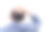 光头商人与他的头在头皮上从后面看与白色背景图片下载
