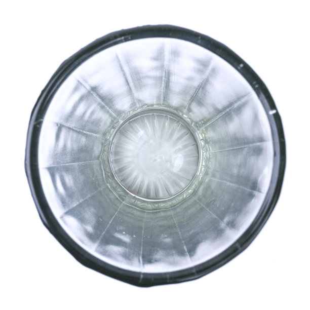 多面体玻璃从上面孤立图片下载