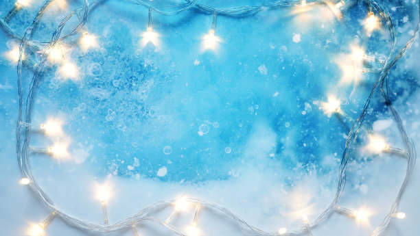 空白空间，冰纹理和灯光圣诞装饰为冬季，新年和圣诞节的概念背景图片下载
