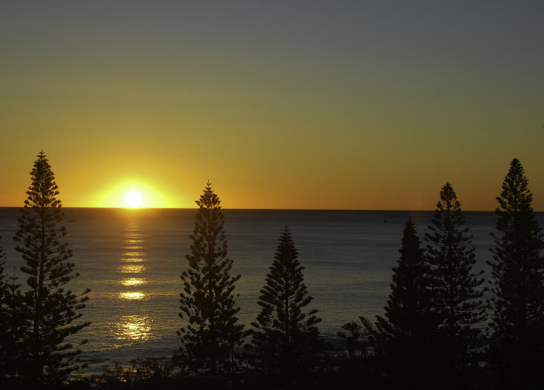海上美丽的日落图片下载