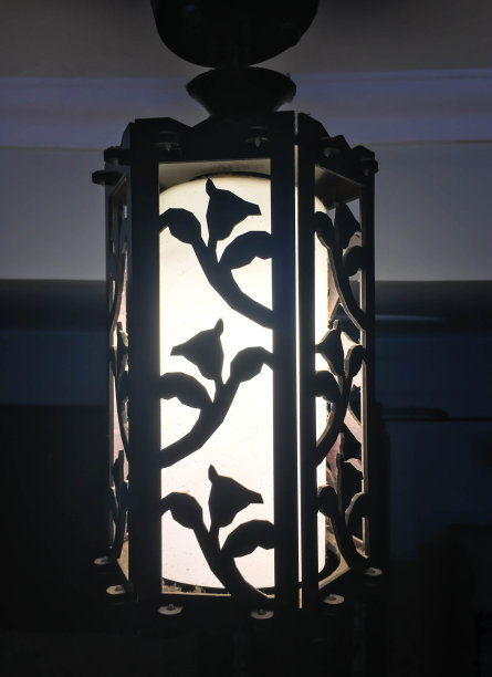 的古董吊灯图片下载