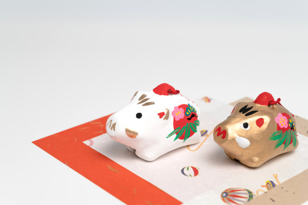 野猪的娃娃。日本的新年卡片。图片下载