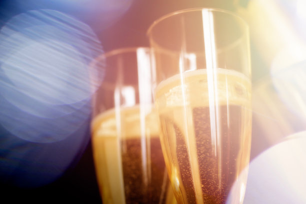 开香槟庆祝图片下载