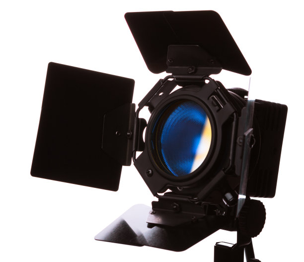 幕布和投影仪舞台剧场灯光特写在白色的背景图片下载