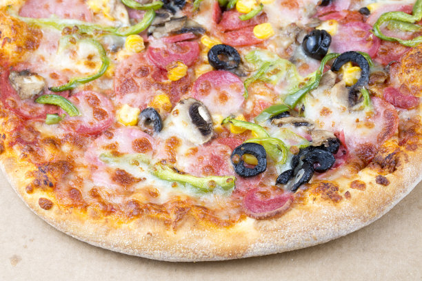 比萨意大利辣香肠。这张照片非常适合你设计你的餐厅菜单。图片下载