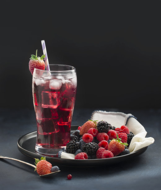 混合浆果果汁。图片下载