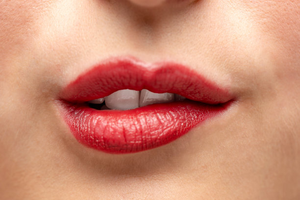 红唇美女图片下载